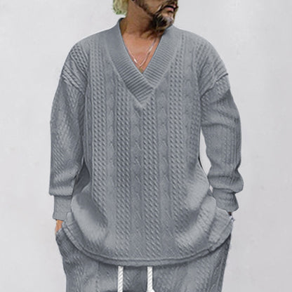 Chunky knit pullover for men with V-neck and relaxed fit Chic and Style
