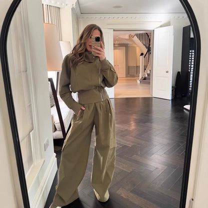 Wide cargo pants for women with elastic waist and side zip pockets Chic and Style