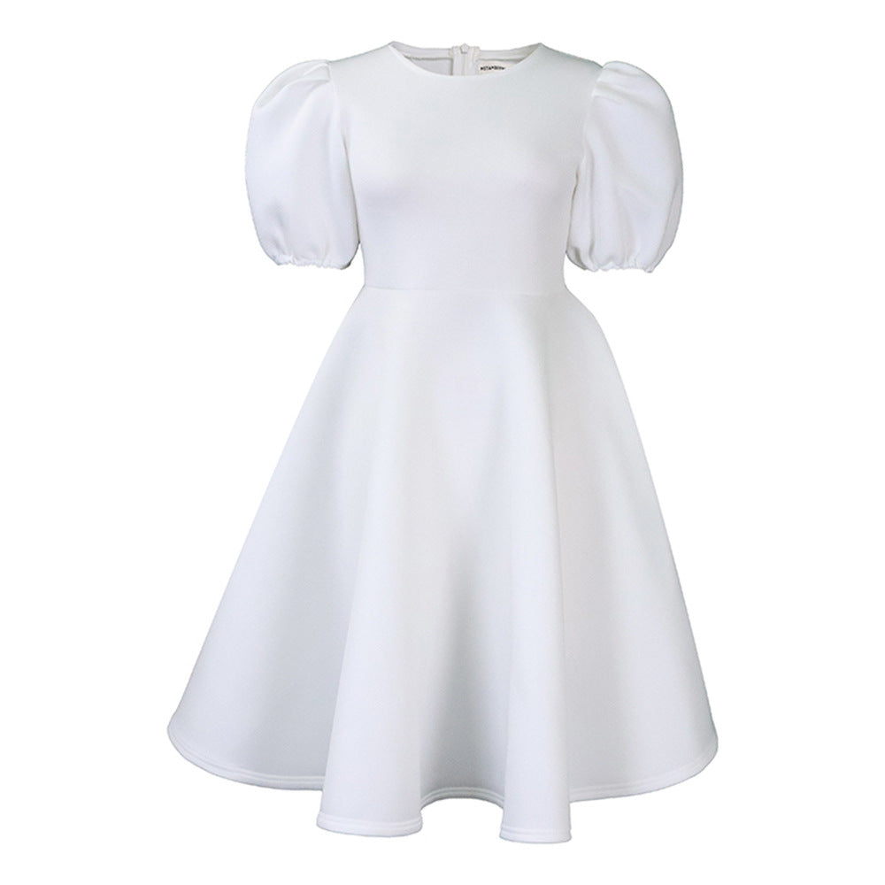 Robe skater pour femmes avec des manches volumineuses et une jupe évasée Chic und Stil