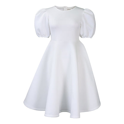 Robe skater pour femmes avec des manches volumineuses et une jupe évasée Chic und Stil