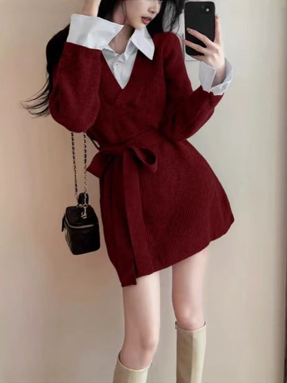 Robe en tricot élégante pour femmes avec ceinture cintrée et col original Chic und Stil
