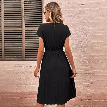 Robe midi femme avec coupe cintrée et design froncé stylé Chic und Stil