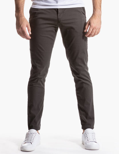 Comfortable chino pants for men with a modern cut and elastic waistband Chic and Style