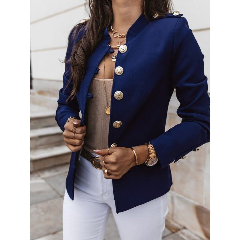 Blazer féminin tendance avec des détails ornés de boutons Chic und Stil