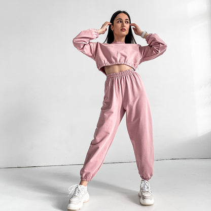 Women's two-piece sports set with cropped top and wide pants Chic und Stil