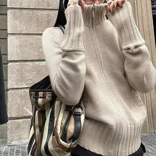 Pull en tricot pour femmes avec col montant haut et structure côtelée Chic und Stil