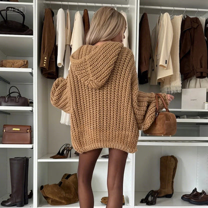 Dames Grand cardigan en tricot avec capuche et fermeture à bouton Chic und Stil