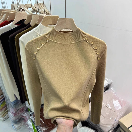 Pull élégant pour femmes avec détails de boutons et col haut Chic und Stil