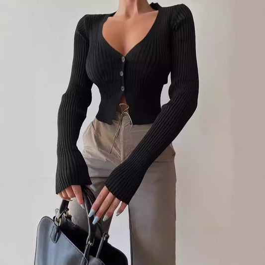 Cardigan en tricot pour femmes avec décolleté en V profond et fermeture à boutons Chic und Stil