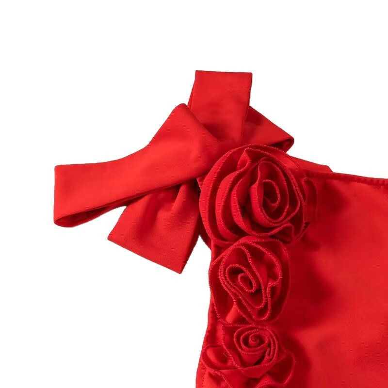Robe maxi femme avec un col halter ludique et un élégant nœud. Chic und Stil