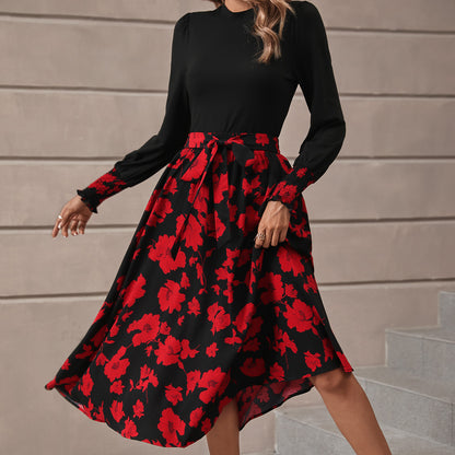 Robe midi femme avec des détails volantés et un motif floral Chic und Stil