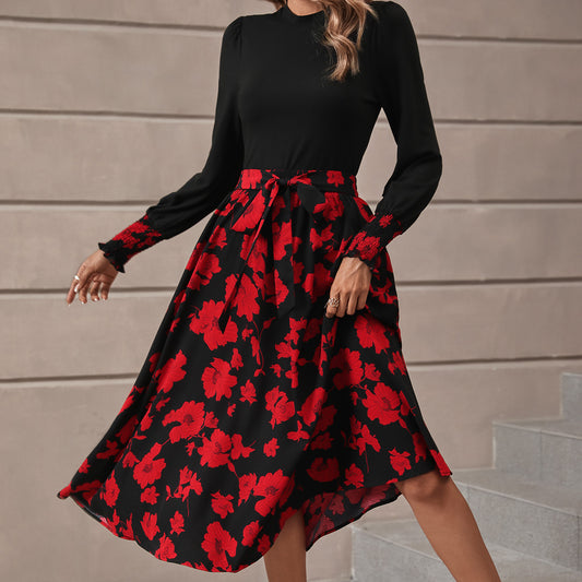 Robe midi femme avec des détails volantés et un motif floral Chic und Stil