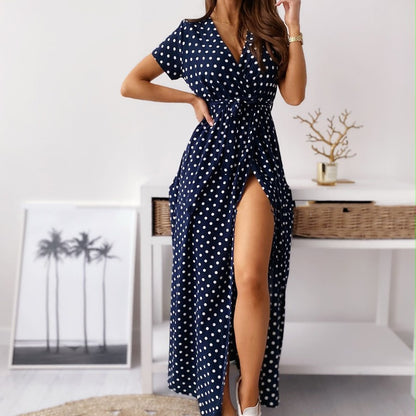 Women's Polka Dot Maxi Dress with Stylish Side Slit Chic und Stil