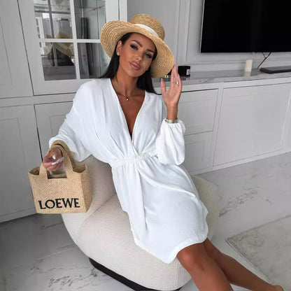 Dame élégante haut enroulé avec décolleté en V profond Chic und Stil