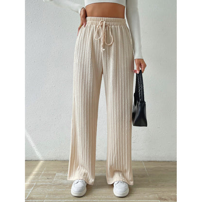 Comfortable casual pants for women in ribbed design Chic und Stil