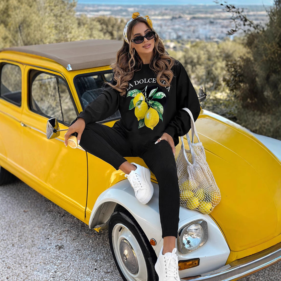 Dames ensemble décontracté avec imprimé fruité et matériau extensible Chic und Stil