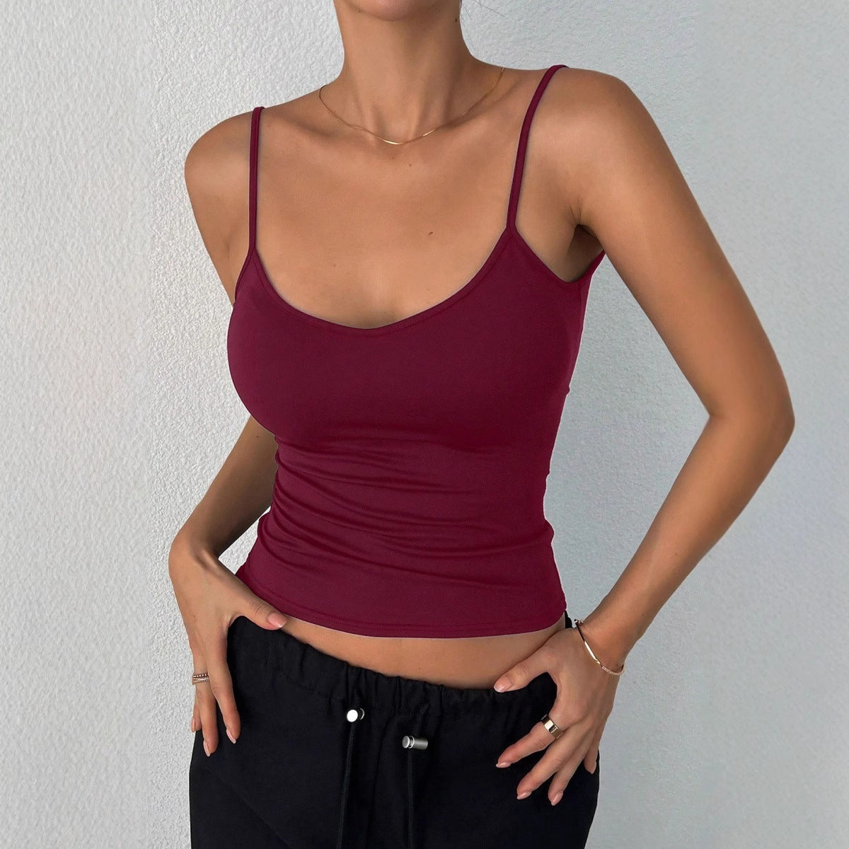 Dames débardeur de sport avec bretelles fines et coupe cintrée Chic und Stil