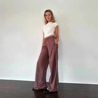 Wide leisure pants for women with side stripes and an elastic waist Chic and Style