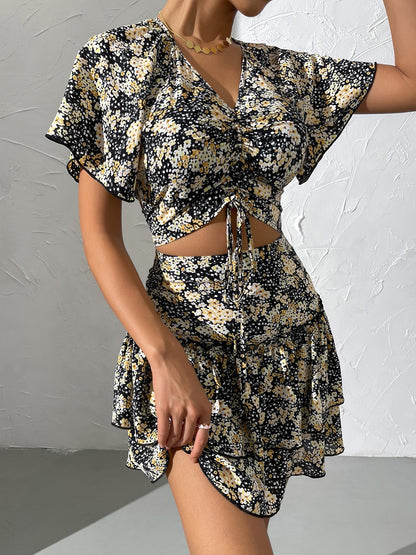 Robe mini florale pour femmes avec fronces et détails en volants Chic und Stil