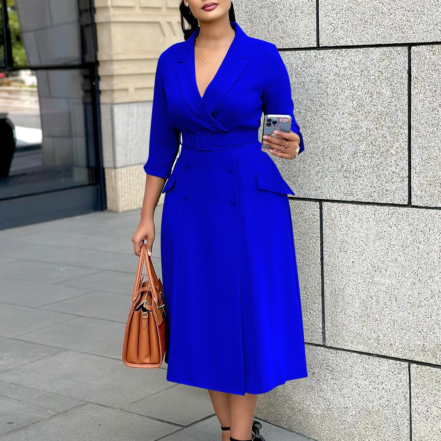 Robe trench pour femmes avec ceinture cintrée et détails luxueux Chic und Stil