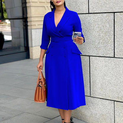 Robe trench pour femmes avec ceinture cintrée et détails luxueux Chic und Stil