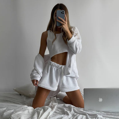 Dames confortable veste en polaire et ensemble short Chic und Stil