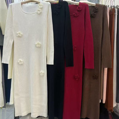 Robe maxi en tricot pour femmes avec des boutons décoratifs et une silhouette cintrée Chic und Stil