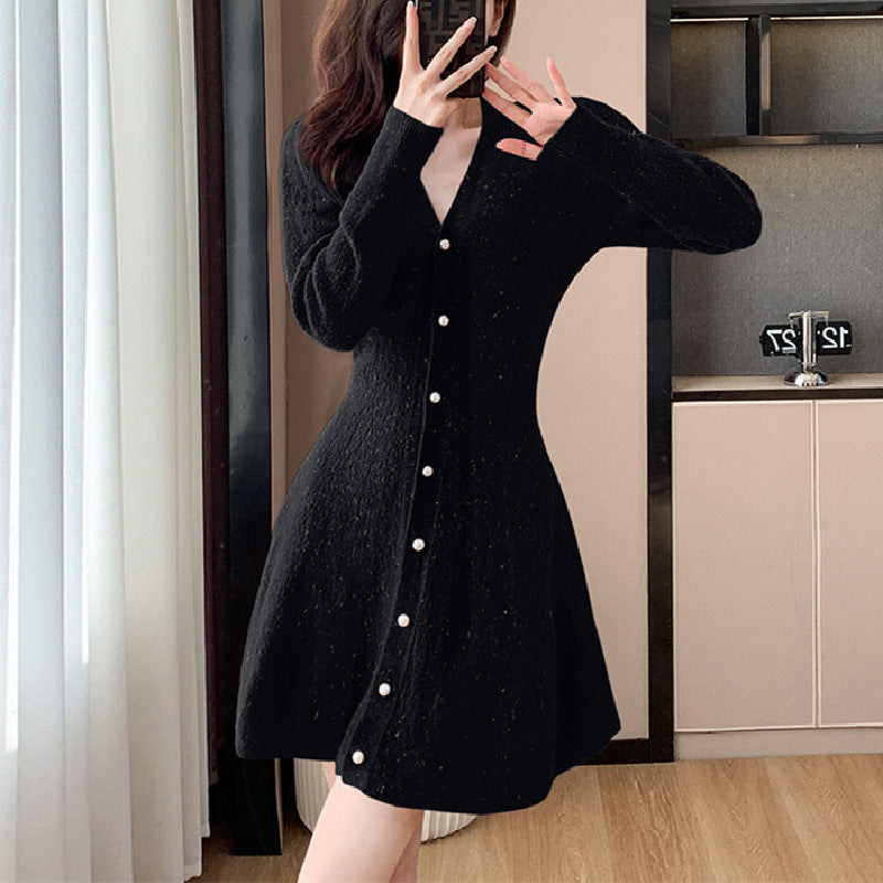 Robe tricotée pour femmes avec patte de boutonnage et manches volumineuses Chic und Stil