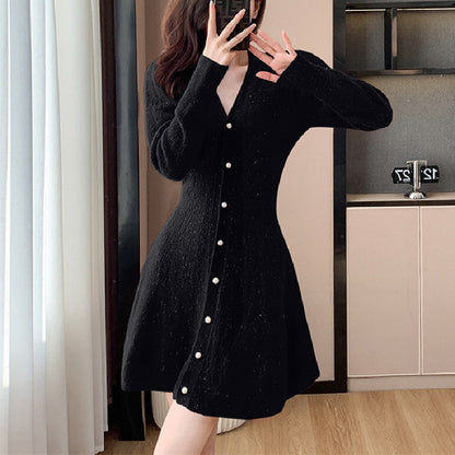 Robe tricotée pour femmes avec patte de boutonnage et manches volumineuses Chic und Stil