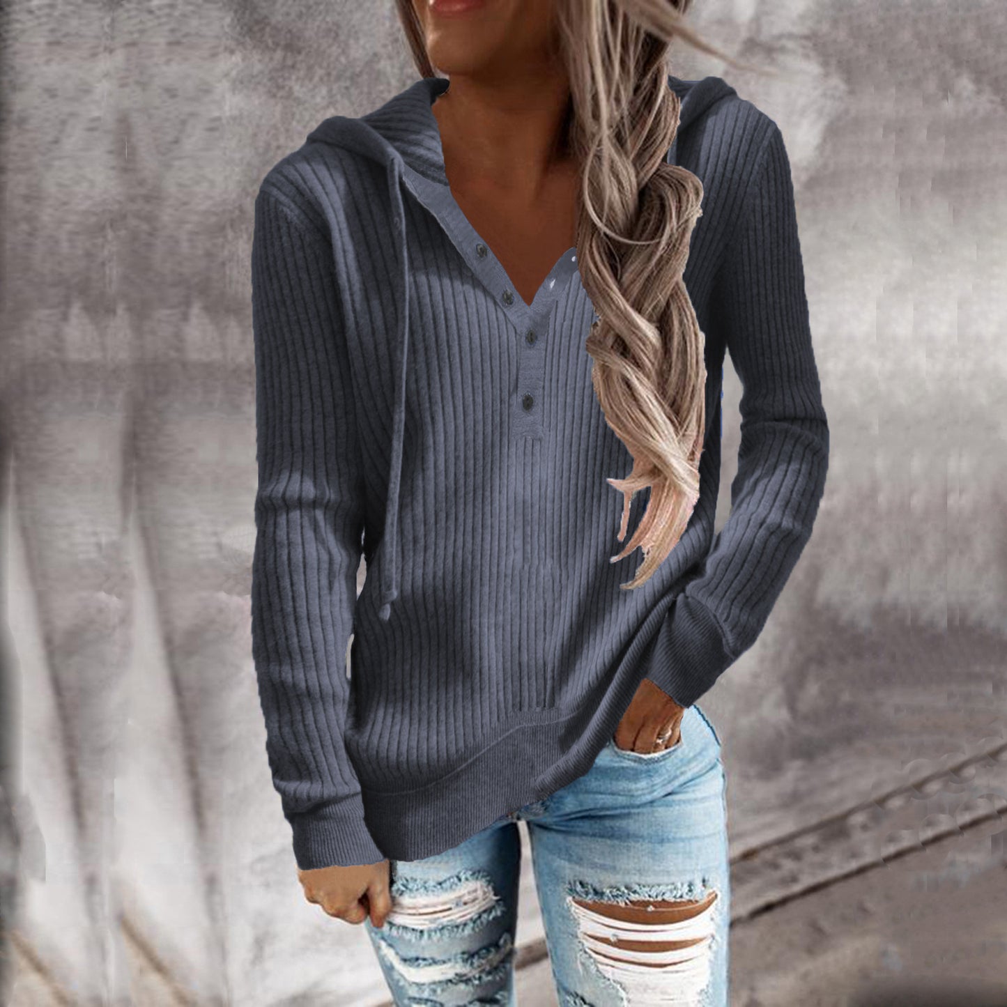 Sweat à capuche pour femmes au design ribbed à la mode avec patte de boutons Chic und Stil