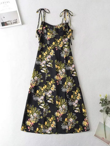 Robe maxi pour femmes avec design floral et fines bretelles spaghetti Chic und Stil