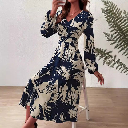 Robe midi pour femmes avec des détails floraux et un élégant décolleté en V Chic und Stil