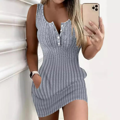 Robe mini casual en tricot à côtes pour femmes avec détails de boutons Chic und Stil