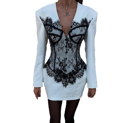 Robe blazer élégante pour dames avec détail en dentelle et coupe cintrée Chic und Stil