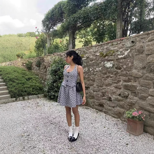 Robe de loisirs pour dames avec un dos nu ludique et un design à carreaux floraux Chic und Stil