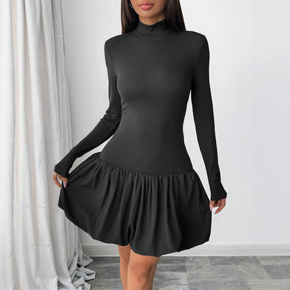 Robe ajustée pour femmes avec col montant et jupe volumineuse Chic und Stil
