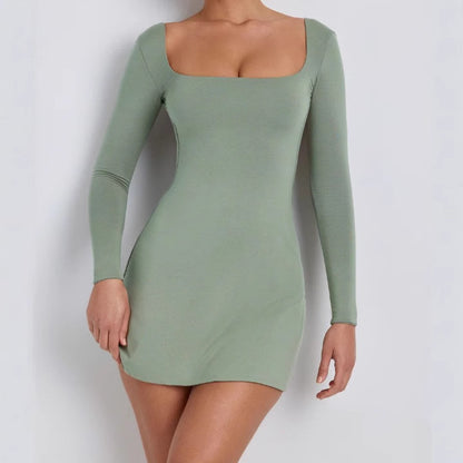 Robe mini élégante pour femmes avec décolleté en U large et manches longues Chic und Stil