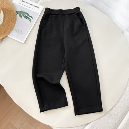 Pantalons de loisirs sportifs pour femmes avec taille élastique et poches pratiques Chic & Stil