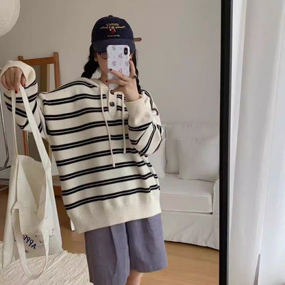 Pull en stripe décontracté pour femme avec patte de boutonnage et capuche Chic und Stil