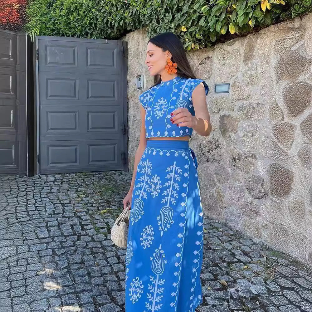 Robe maxi pour femmes avec design brodé artistique et haut cintré Chic und Stil