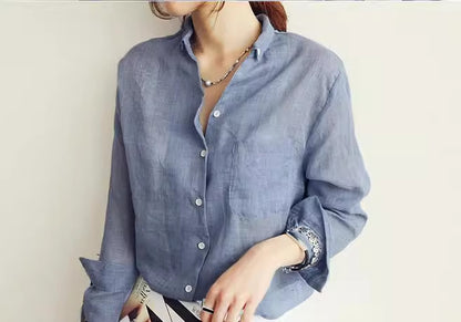 Chic und Stil Women's Tailored Lightweight Button-Down Shirt and Shorts Set