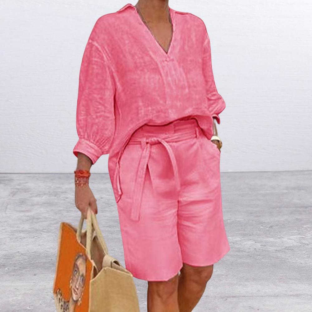 Tenue d'été décontractée pour femmes avec haut large et shorts Chic und Stil