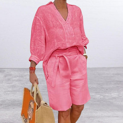 Tenue d'été décontractée pour femmes avec haut large et shorts Chic und Stil
