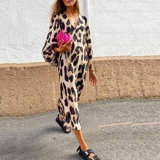 Robe mi-longue élégante pour femme en léopard avec décolleté en V et manches larges Chic und Stil