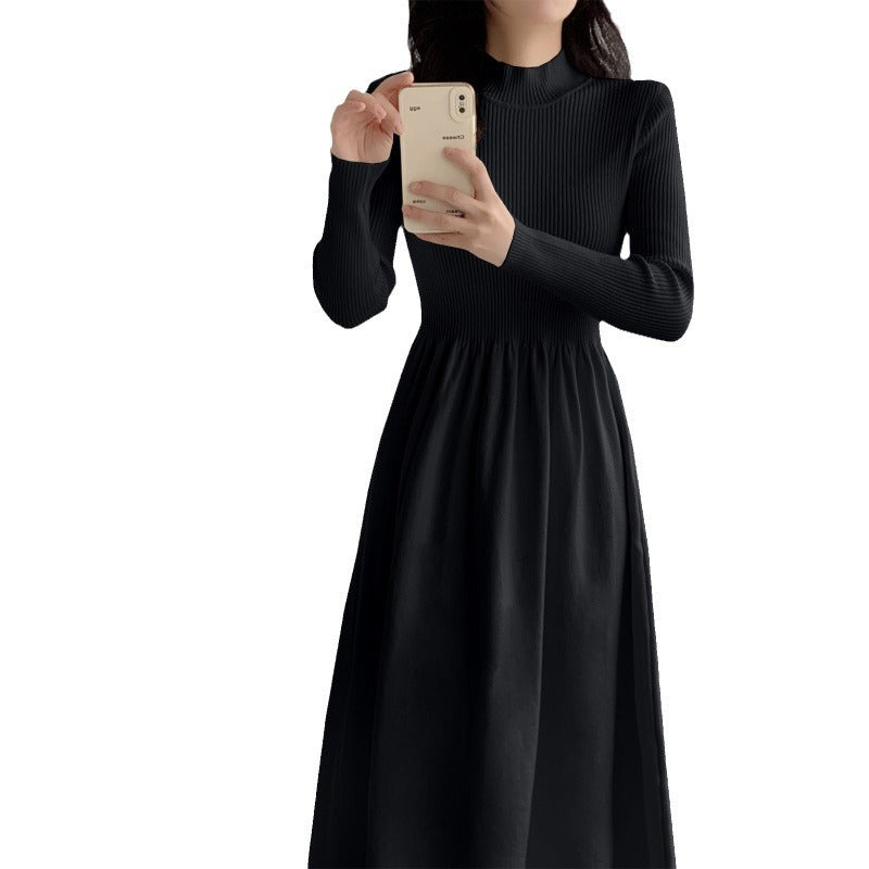 Robe tricotée élégante pour femmes avec col haut et jupe fluide Chic und Stil