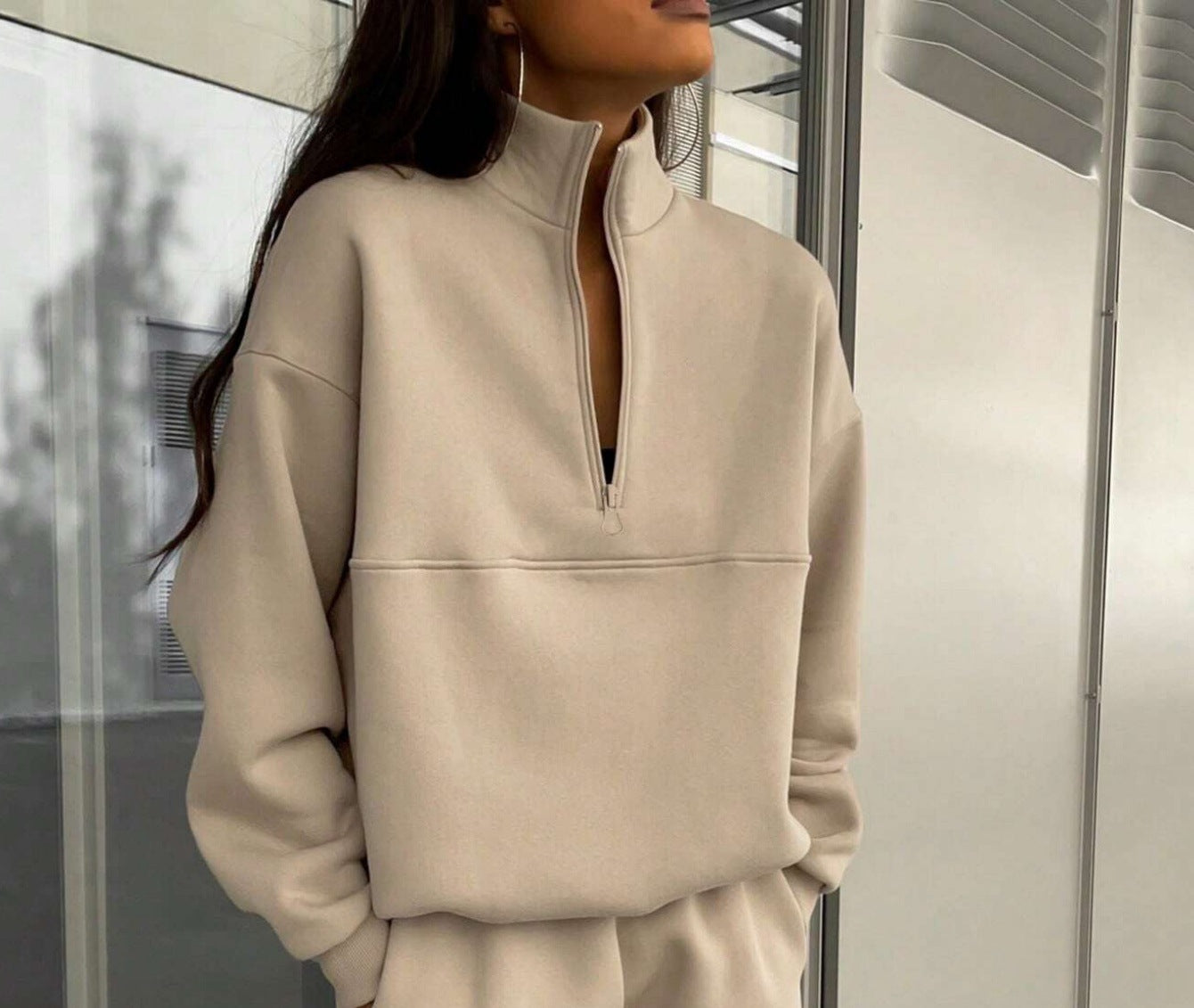 Women's high collar pullover with half zipper Chic und Stil