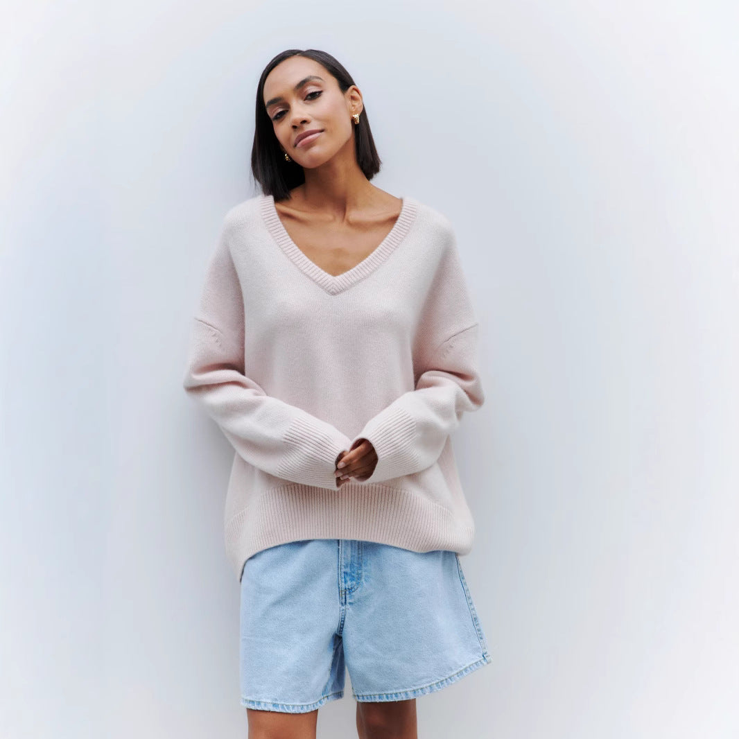 Pull en viscose pour femmes avec encolure en V profonde et larges bords Chic und Stil