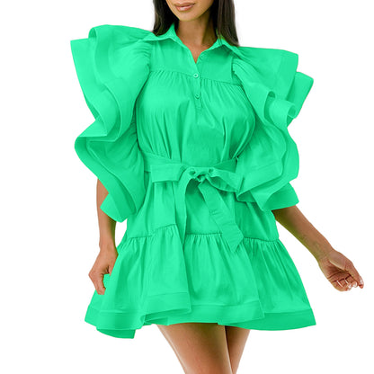 Robe chemise pour femmes avec des manches ruffle volumineuses et une ceinture à la taille Chic und Stil