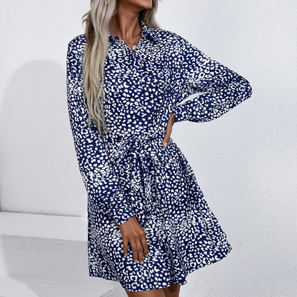 Robe chemise pour femmes avec ceinture à nouer et motif léopard à la mode Chic und Stil
