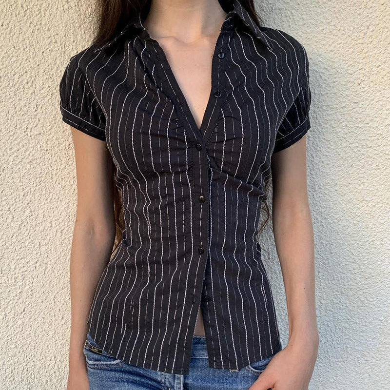 Blouse courte à manches courtes ajustée pour dames avec motif à rayures Chic und Stil